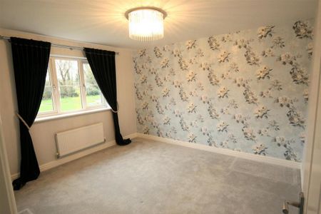 4 bedroom detached house to rent - Photo 4