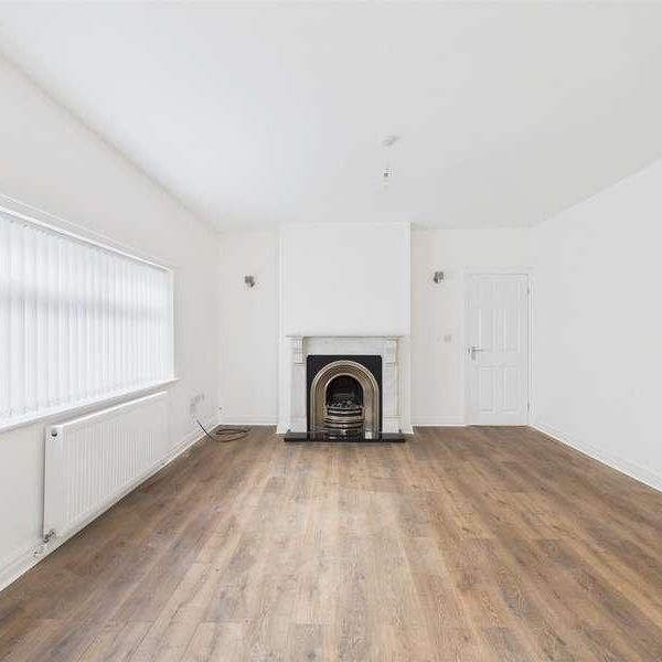 Stuart Avenue, Wirral, CH46 - Photo 1