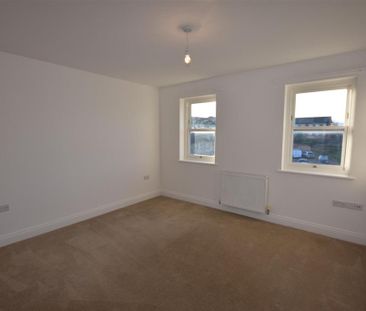 3 bedroom apartment to rent - Photo 6