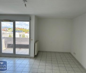 Location Appartement 3 pièces 70m² VILLEFRANCHE SUR SAONE 69400 - Photo 2