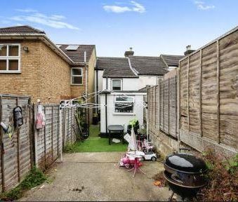 2 bedroom terraced house to rent - Photo 2