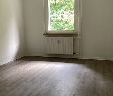 WG geeignet: 2 renovierte Zimmer mit großer Wohnküche in Geheimtipl... - Photo 1