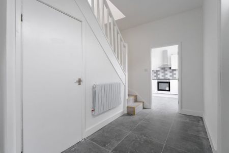 2 bedroom terraced house to rent - Photo 5