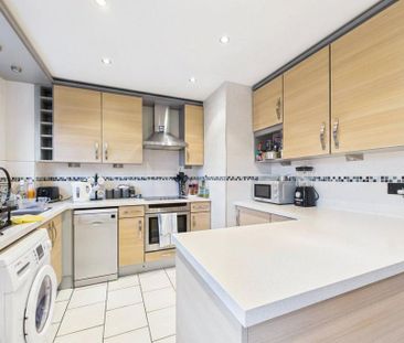 2 bedroom maisonette to rent - Photo 4