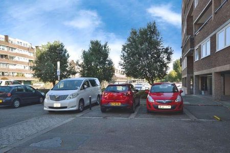 Nero Court, Brentford Dock, TW8 - Photo 2