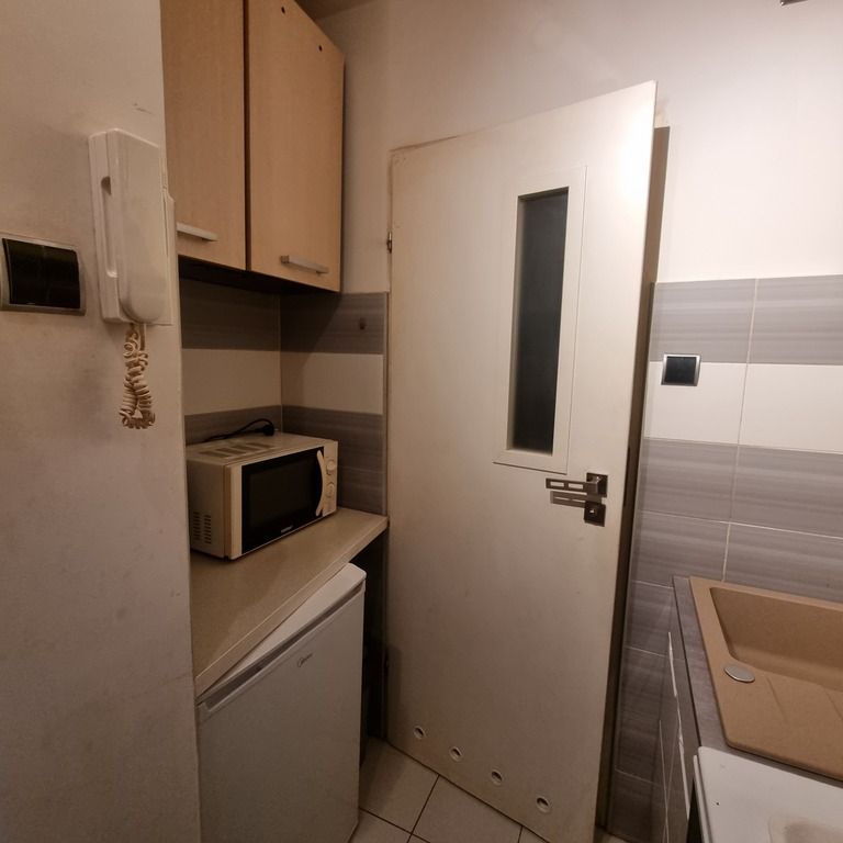 Kawalerka w centrum przy Galaxy, wynajem !!! - Zdjęcie 1