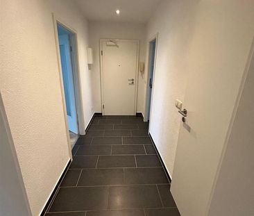 AUFGEPASST...3-Zi.-Whg. / EBK / Balkon & Tageslichtbad ab SOFORT fr... - Foto 2