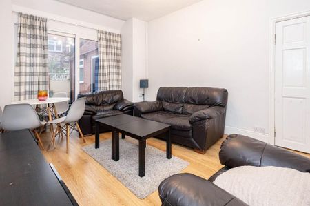 3 bedroom terraced house to rent - Photo 2