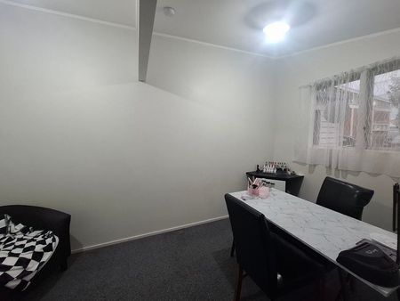 Charming Tahunanui House with sleepout! - Photo 2