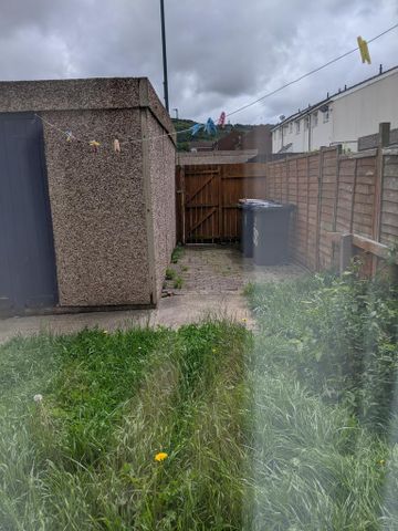 3 bedroom terraced house to rent - Photo 5