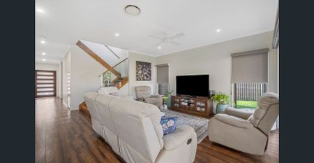 SPACIOUS HOME WITHIN THE COVA ESTATE - Photo 4