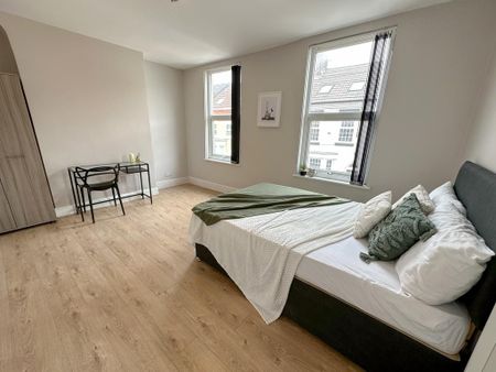 4 bedroom terraced house to rent - Photo 5