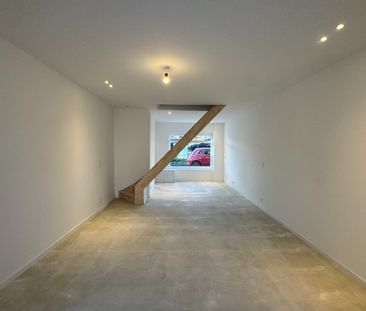 Te huur: volledig gerenoveerde, lichtrijke woning aan het water - Photo 6