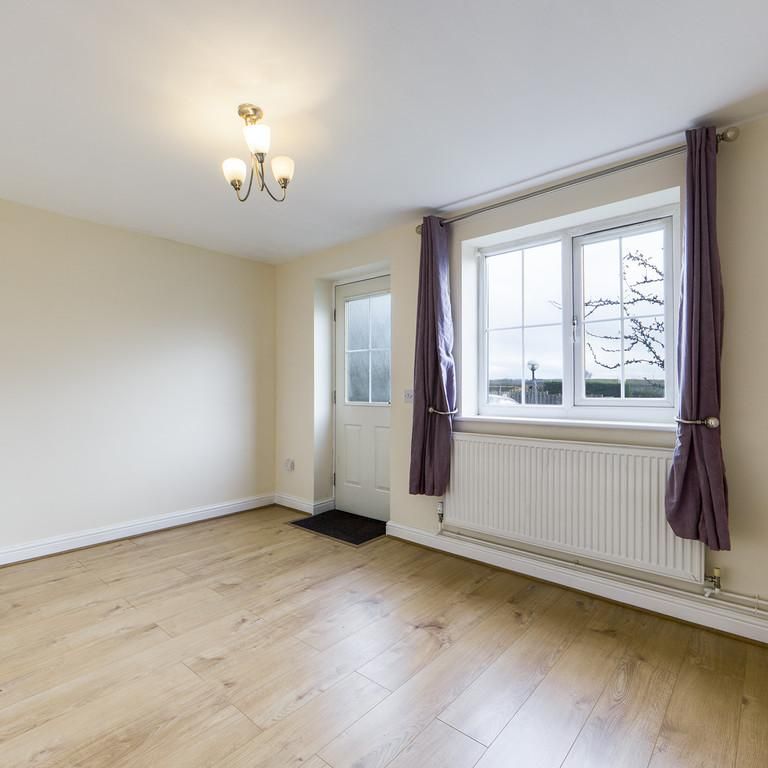 2 bedroom townhouse to rent - Photo 1