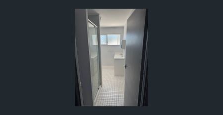 Practical and centrally located 3 bedroom unit in Lawnton - Photo 3