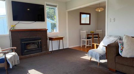 3-Bedroom Home in Prime Pakuranga Location - Photo 4