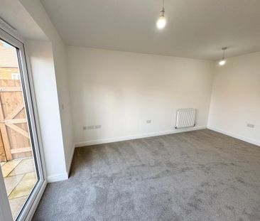 2 bedroom semi-detached house to rent - Photo 2