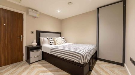 Platinum Studio - Photo 5