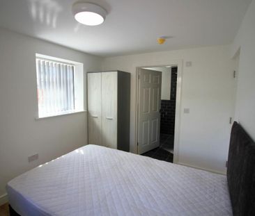 5 bedroom detached house to rent - Photo 1