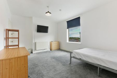1 bedroom in a house share to rent - Photo 4