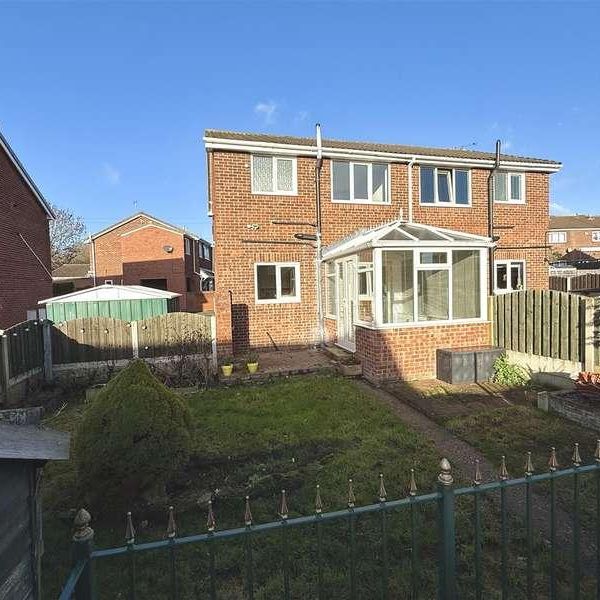 Tredis Close, Monk Bretton, Barnsley, S71 - Photo 1