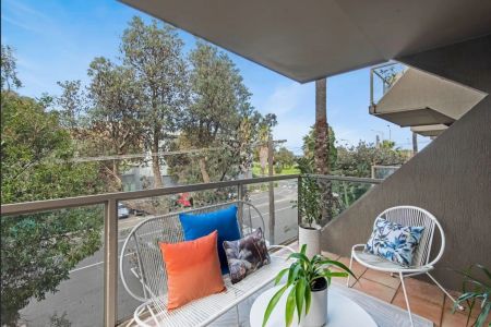 Spacious Beachside Studio Living with Huge Balcony! STRICTLY 6 MONTH LEASE! - Photo 2