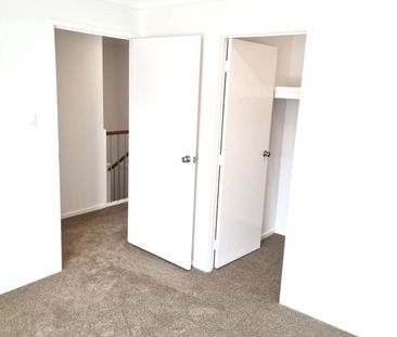 AVAILABLE 14/11/25 - 3 BED 2 BATH TOWNHOUSE WITH DUCTED AIR - Photo 5