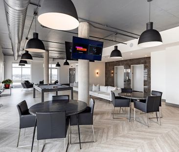 Le James Laval Apartments - Photo 3