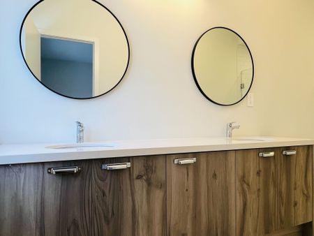 For Lease - 6 Mermot Lane, Richmond Hill, Ontario - Photo 4