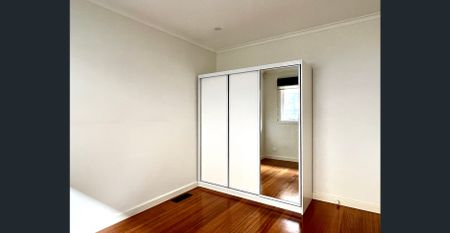 TWO BEDROOM, TWO BATHROOM RENOVATED UNIT IS SURE TO IMPRESS! | HODGES CAULFIELD - Photo 3