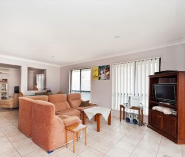 44 Gannon Way, Upper Coomera QLD 4209 - House For Rent - $780 | Domain - Photo 5