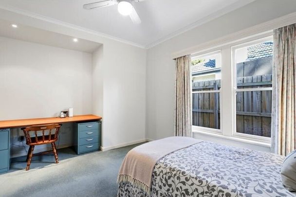 Cheltenham - Photo 1