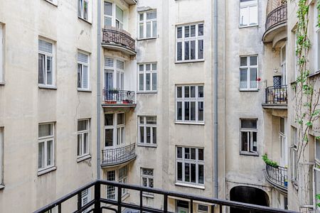 Klasyczny apartament w przedwojennej kamienicy - Zdjęcie 2