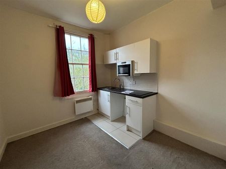 Studio to rent - Photo 2