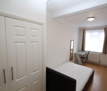 STUDENT Five Bedroom Maisonette – Surbiton (Tolworth Broadway, KT6) - Photo 6