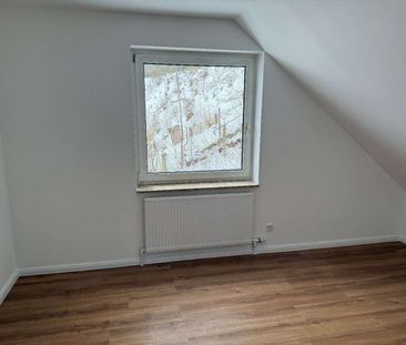 Erstbezug nach Sanierung! Großzügige 3-Zimmer-Wohnung zu vermieten! - Photo 1