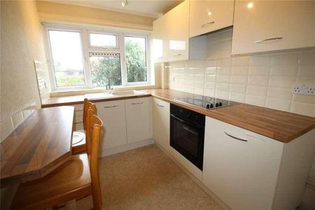 Mountbatten Avenue, Higham, Rochester, ME3 - Photo 2