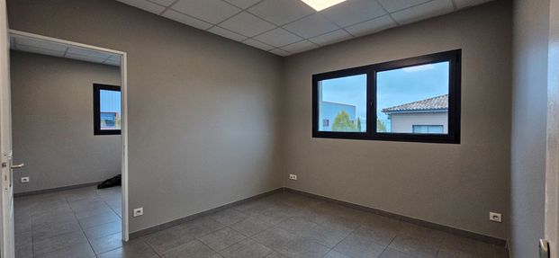 Location bureaux 4 pièces, 56.00m², Rouffiac-Tolosan - Photo 1