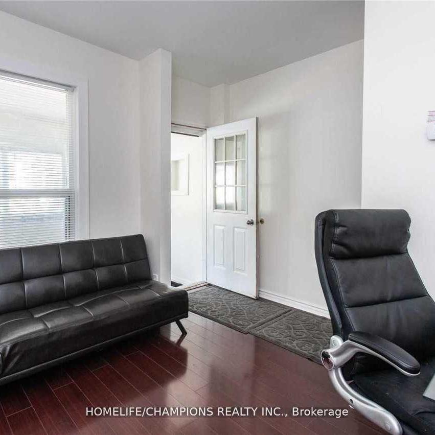 106 Lamb Avenue apartment — Toronto, ON (2-Bedroom) - 2 Bedroom - Photo 1
