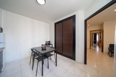 SEASONAL RENTAL UNTIL JUNE 2 BEDROOM APARTMENT ALICANTE - Photo 2