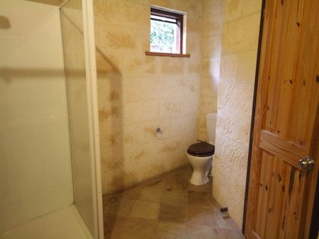 UNIQUE 5X1 HOME IN LOVELY ACSOT ESTATE - Photo 4