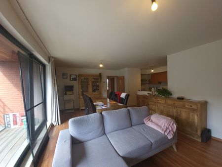 Tweeslaapkamerappartement met garageplaats in rustige buurt dichtbij UZ Gent. - Photo 4