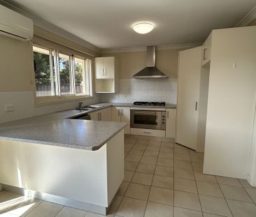 Bright and Airy 3 Bedroom Home - Photo 4