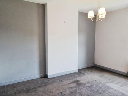 3 bedroom end of terrace house to rent - Photo 2