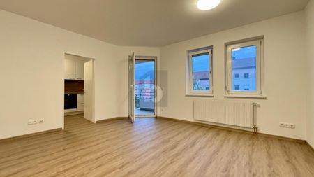 ERSTBEZUG NACH KOMPLETTSANIERUNG - MIT BALKON UND GARAGE - Foto 4