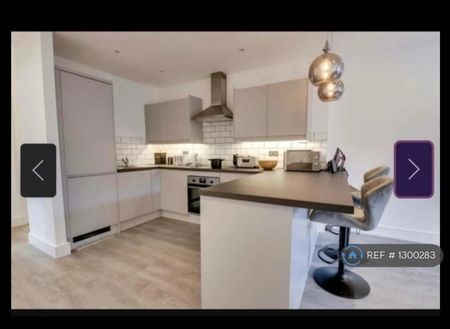 2 bedroom flat to rent - Photo 2