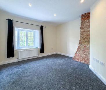 2 bedroom end of terrace house to rent - Photo 4