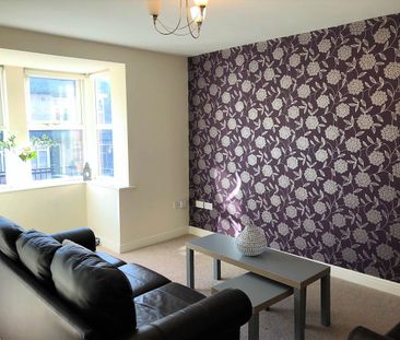 Hough Lane (Room 1), Bramley, Leeds - Photo 2