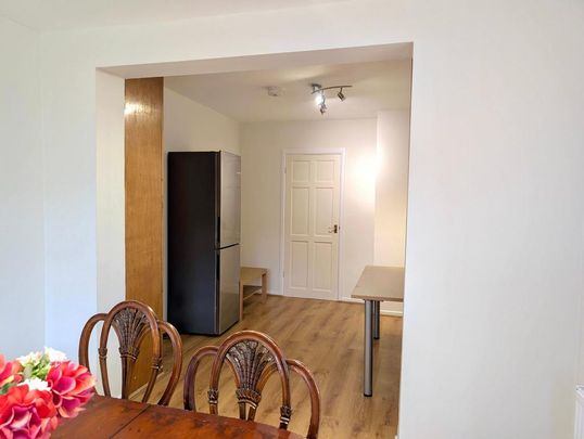 4 bedroom semi-detached house to rent - Photo 1