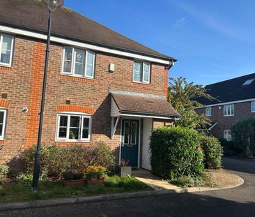 3 bedroom semi-detached house to rent - Photo 1
